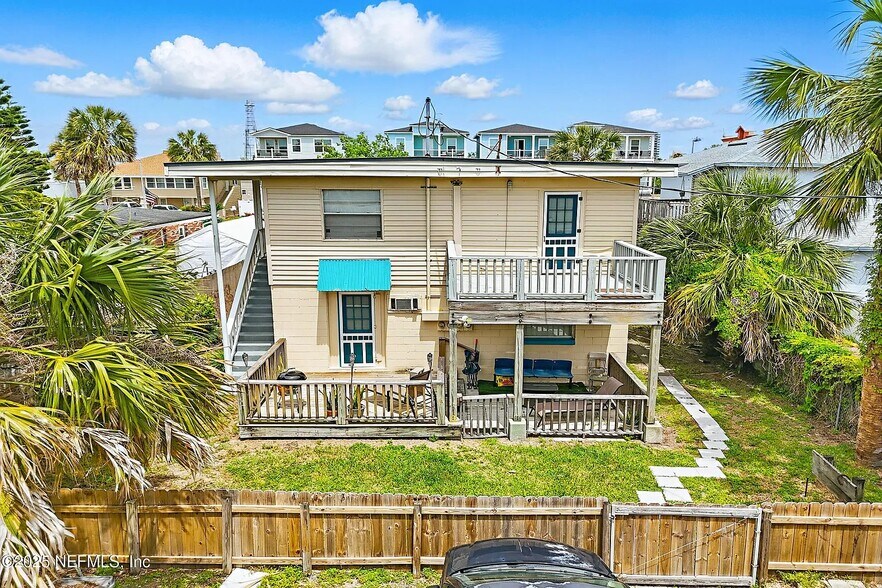 Building Photo - 208 12th Ave N