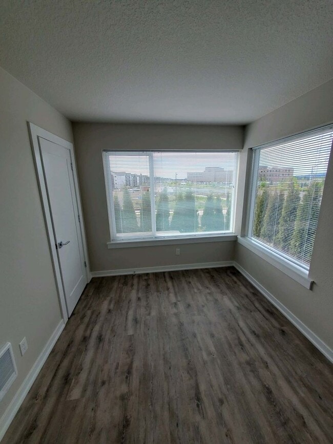 Building Photo - BEAUTIFUL NEWER CONSTRUCTION 4 BD HOME W/2 CAR GARAGE, W/D IN UNIT, AND MORE!