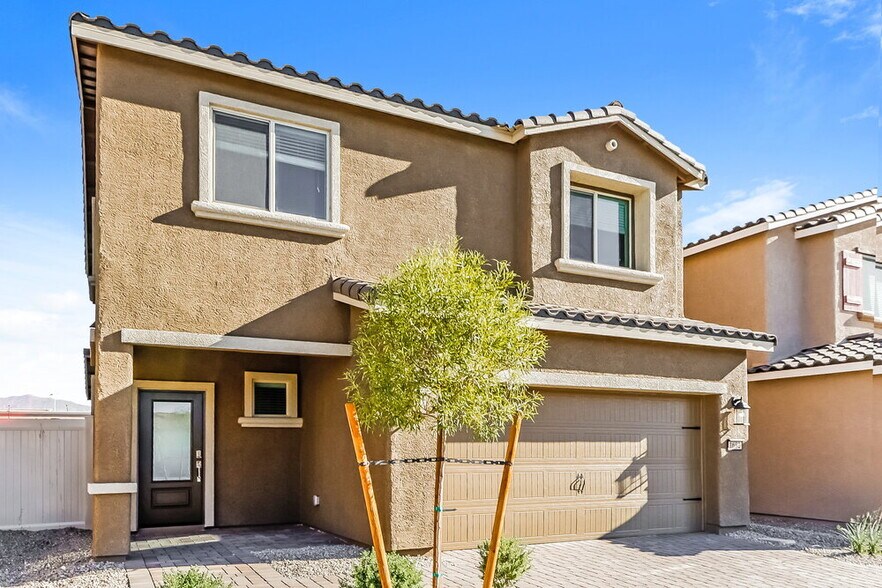 Building Photo - 1652 Desert Path Ave