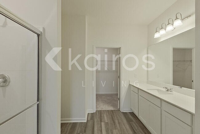 Building Photo - 635 Castillo Dr