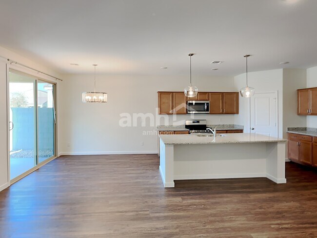 Building Photo - 7161 E Bobwhite Ct