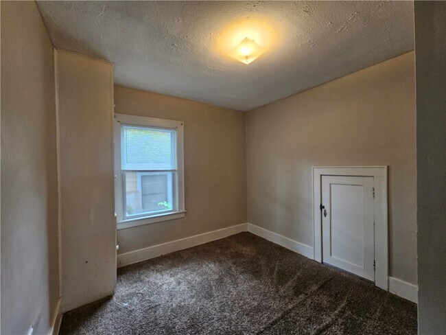 Building Photo - 133 McKinley St