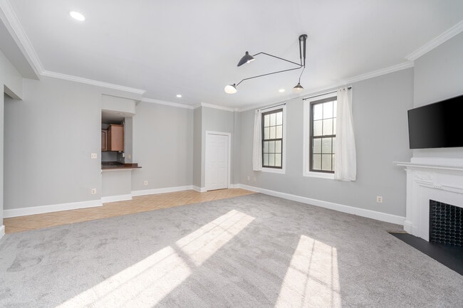 Building Photo - 1 E Chase St