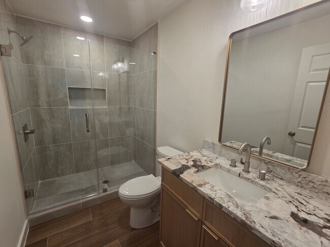 Building Photo - 803 Coleman St