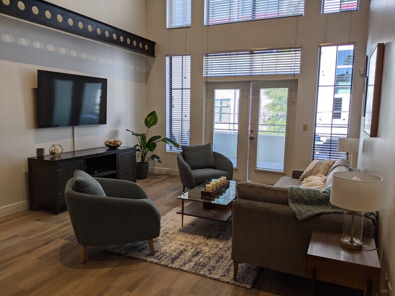 Living room - 112 S 12th St