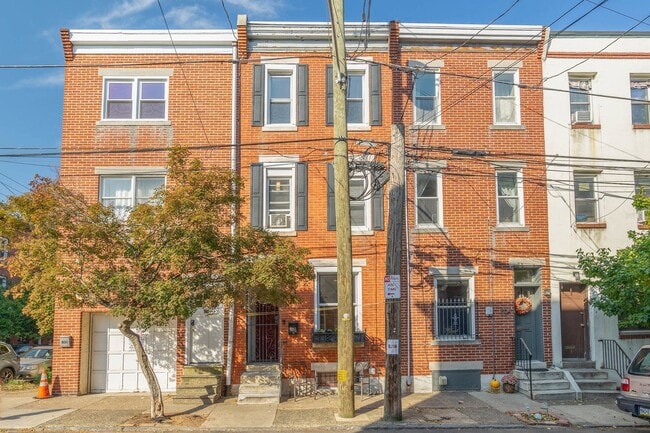 Building Photo - 802 LeCount St