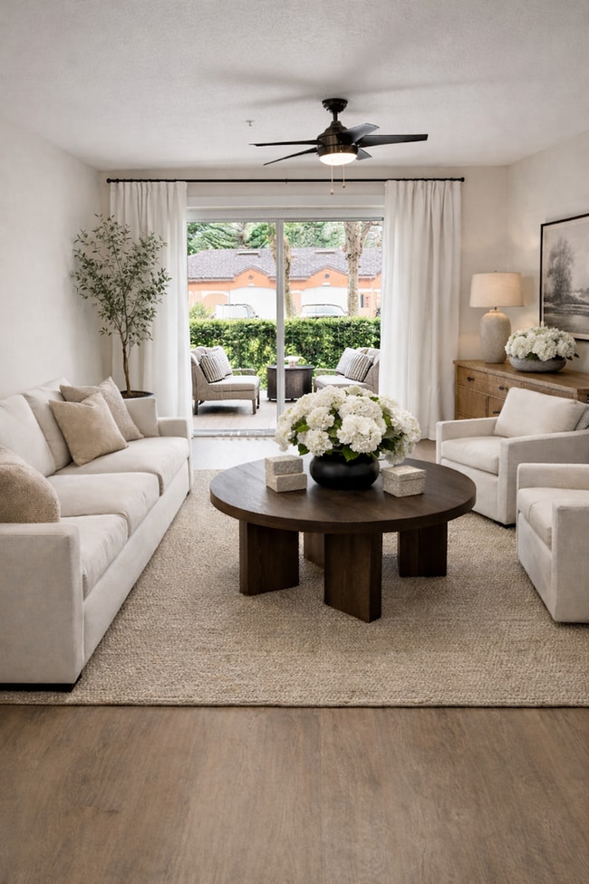 Building Photo - For Rent Beautiful  2/2 First Floor Condo at the Crest close to UCF and Valencia College !!!