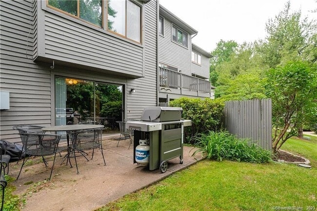 Building Photo - 128 Conestoga Way