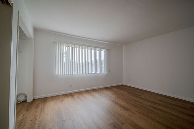 Building Photo - Fountain Valley Family home