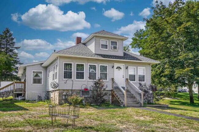 Building Photo - 154 Sylvester St