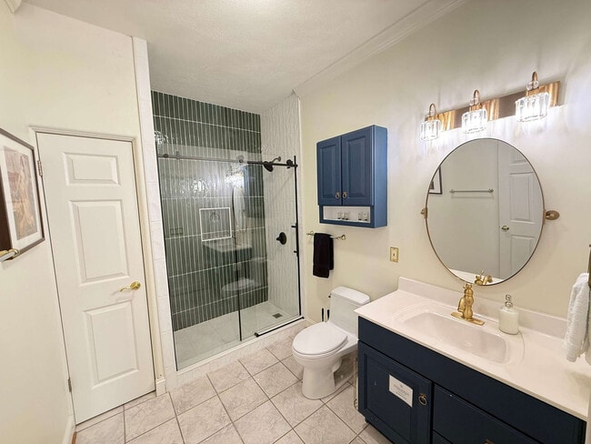 Building Photo - 33 Pinners Ln