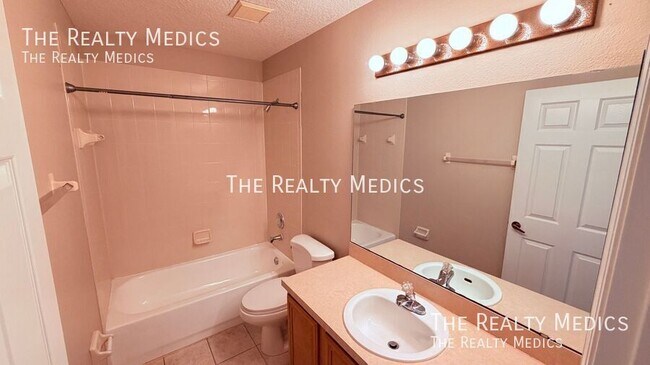 Building Photo - 2837 River Ridge Dr
