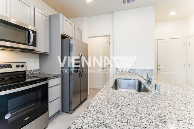 Building Photo - 9008 Sausalito Ln
