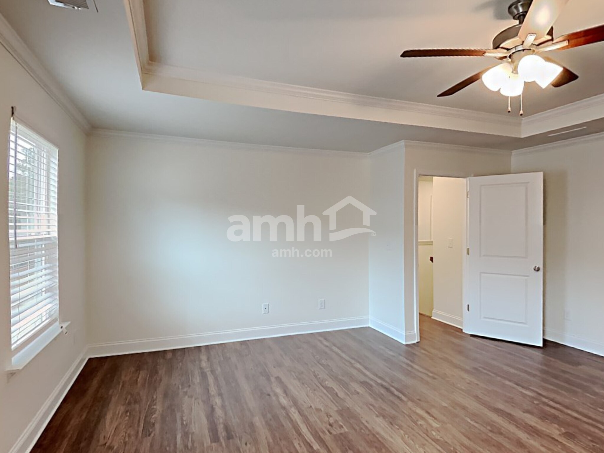 Building Photo - 600 Lk Vis Ct