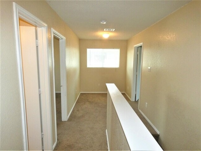 Building Photo - BURLESON 3/2/1 HOME