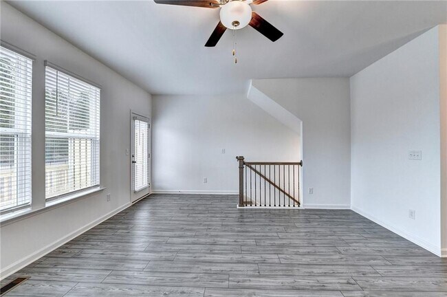 Building Photo - 477 Danville Ave