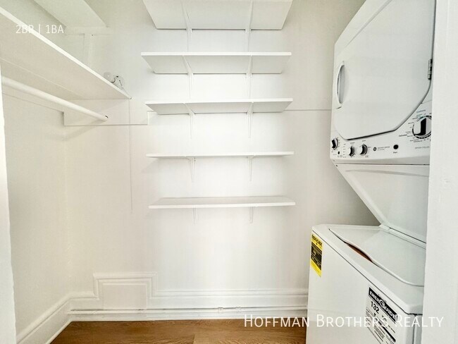Building Photo - 858 N La Fayette Park Pl