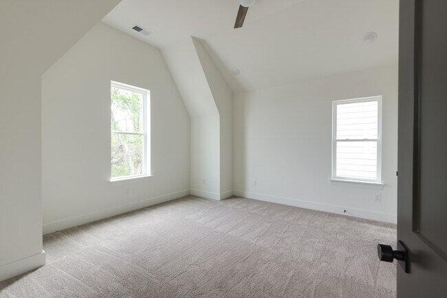 Building Photo - 3800 Syfert Ln