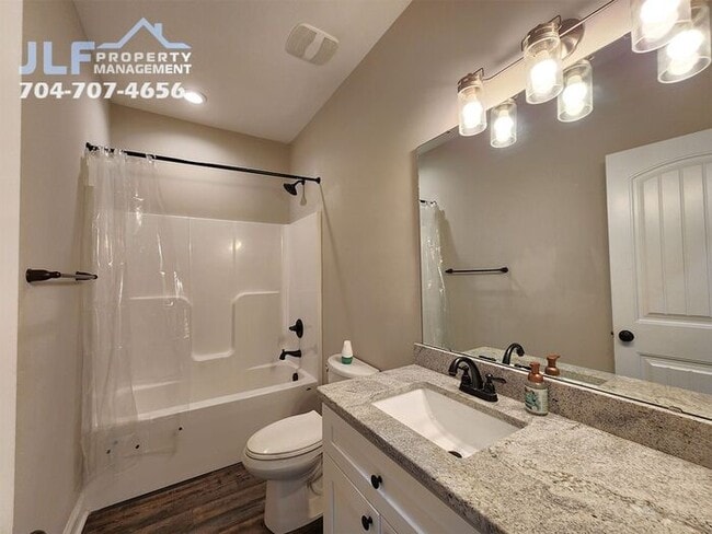 Building Photo - Charming 3 Bed/2 Bath Ranch in Kings Mount...