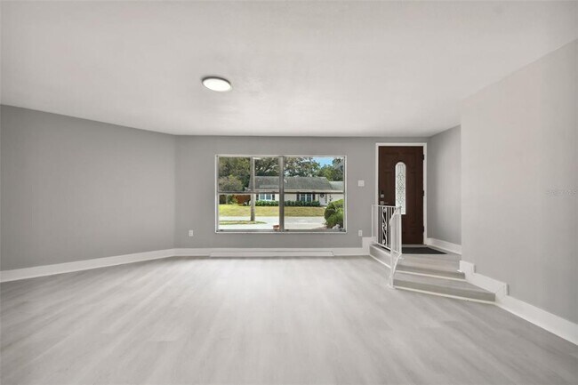 Building Photo - 4411 3rd Ave E