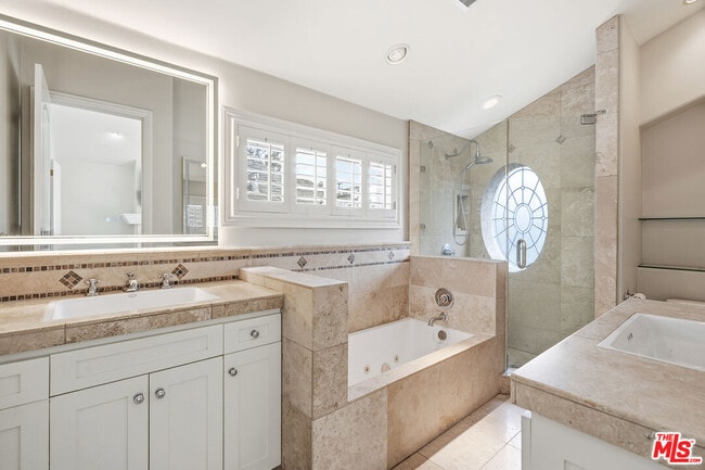 Building Photo - 707 Jasmine Ave