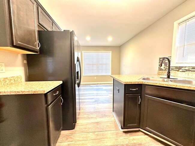 Building Photo - 1192 Meachem Dr