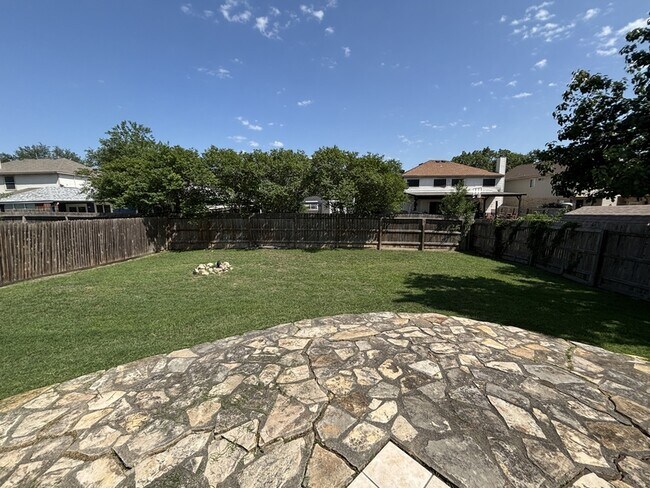 Building Photo - 5850 Spring Pebble
