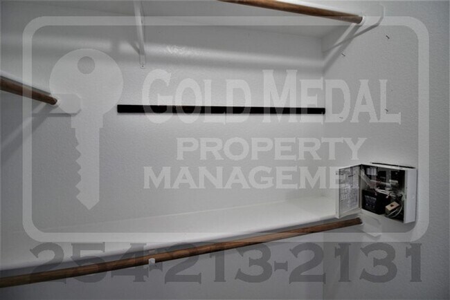 Building Photo - 2513 Jake Dr