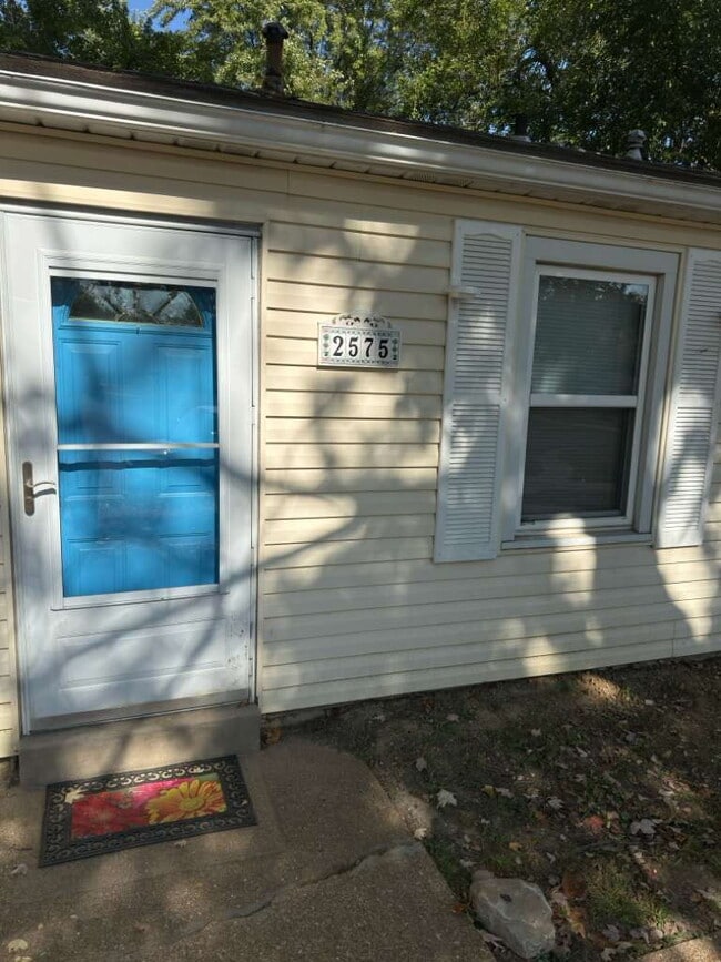 Building Photo - Freshly Updated Florissant Rental – Perfect for Families!