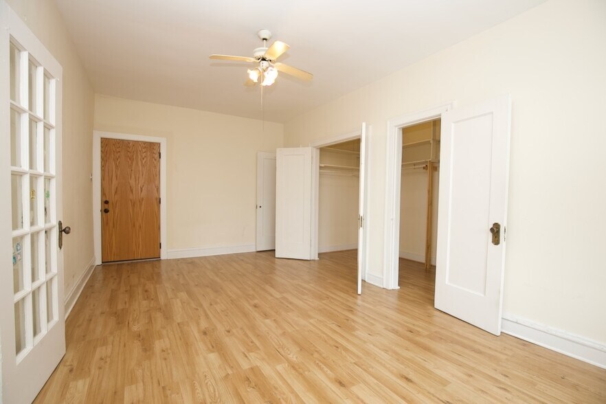 Building Photo - 4854 N Damen Ave