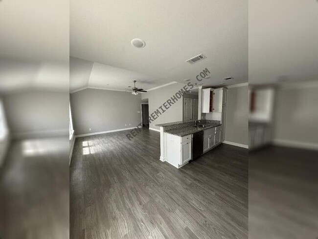 Building Photo - 18 Winchester Dr