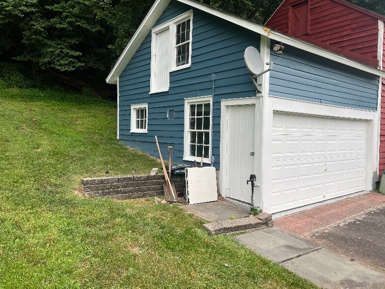 Building Photo - 92 Spring Garden St