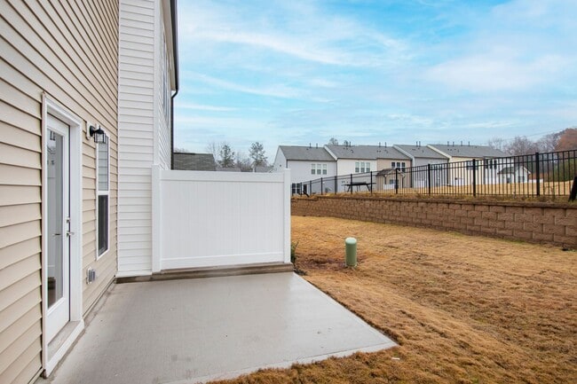 Building Photo - Well Appointed 3-Bedroom Townhome in Durham!