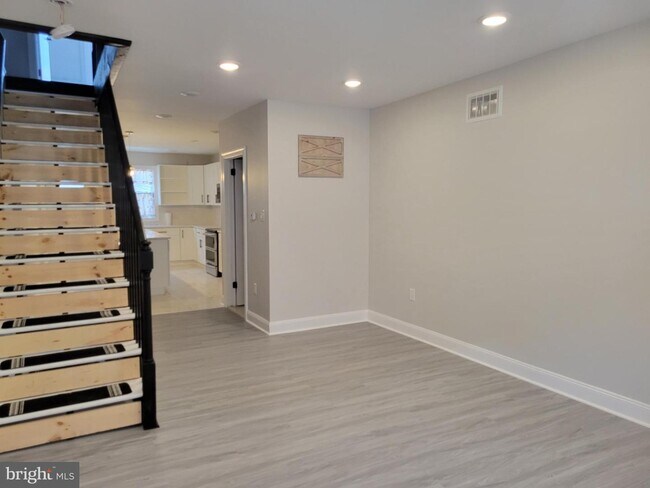 Primary Photo - 412 Durfor St