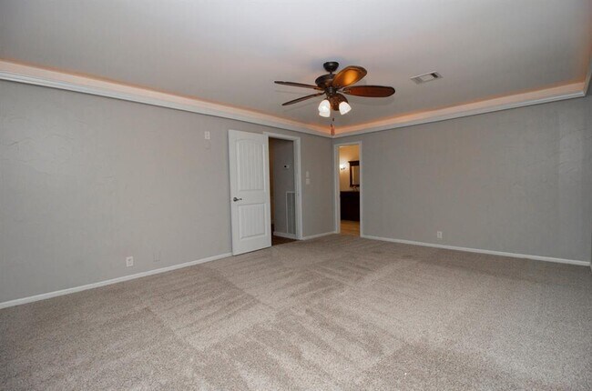 Building Photo - 7 Woody Creek Dr