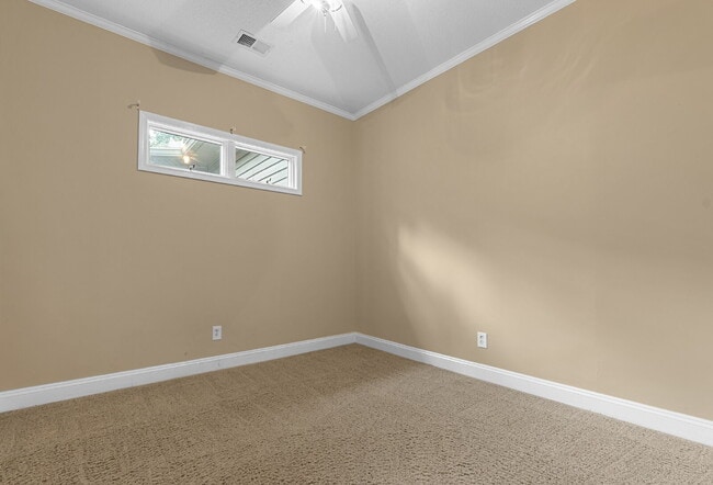 Building Photo - 406 Aspen Ct