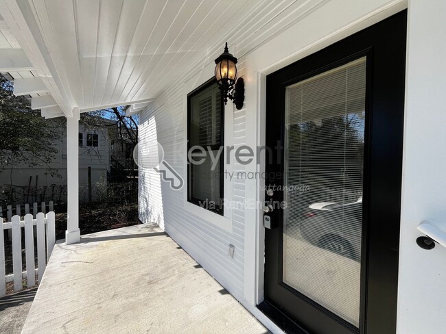 Building Photo - 405 Spears Ave