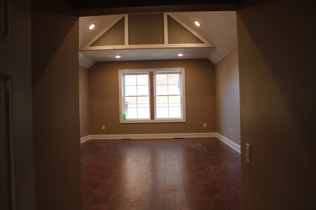 Master Bedroom - 3206 East Ave