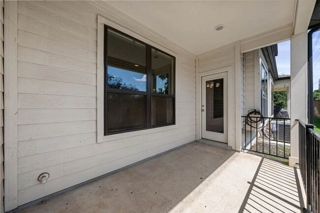 Building Photo - 12315 Maypole Bend