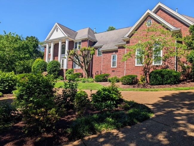 Building Photo - 9301 Grist Mill Ct