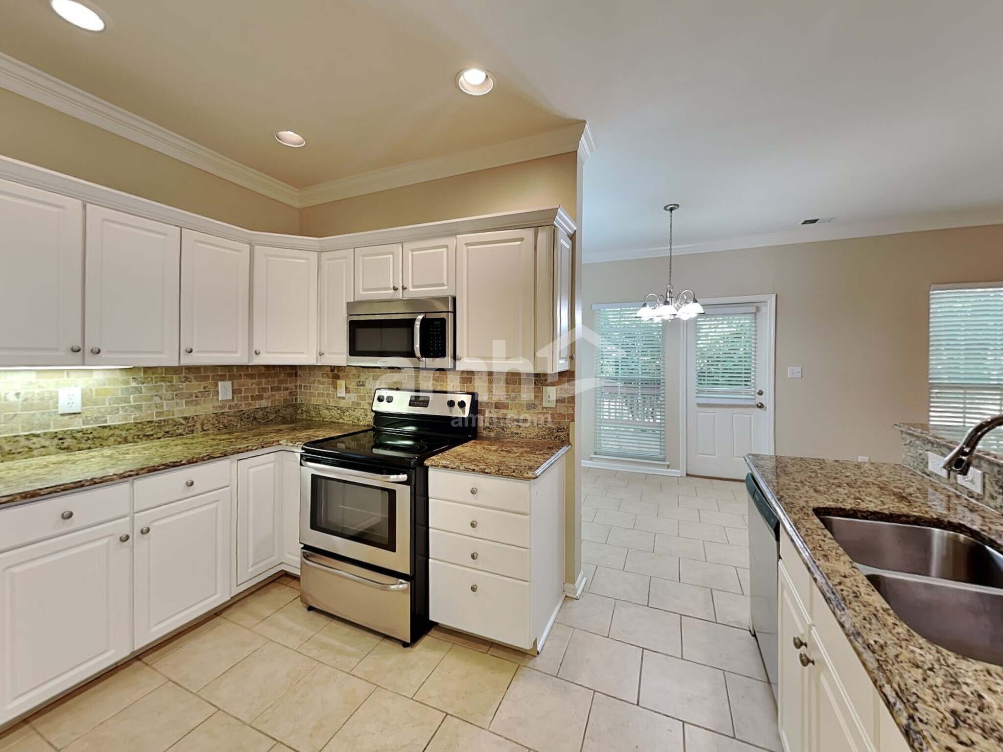 Building Photo - 8934 Tartan Ridge Dr
