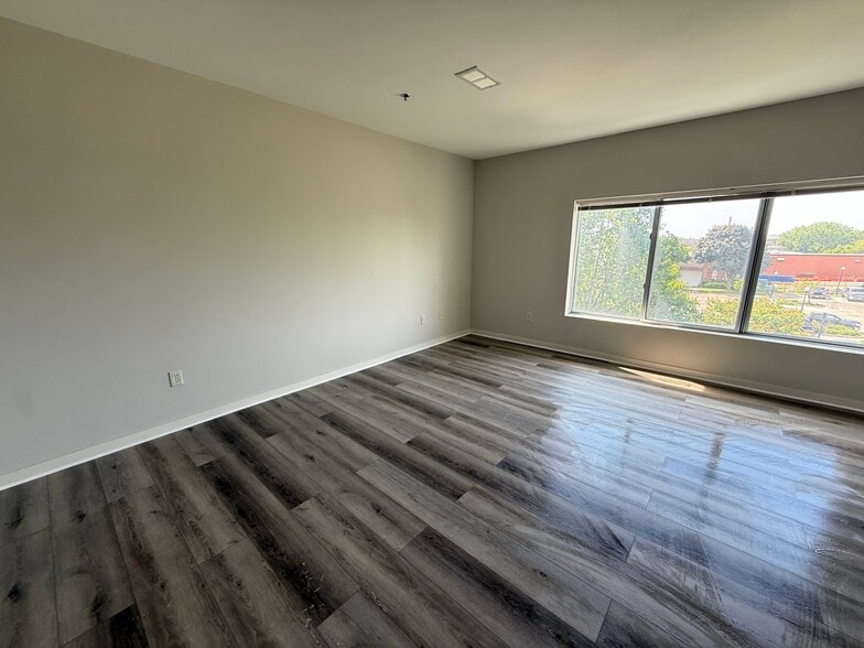 Large Master - 3540 Library Dr