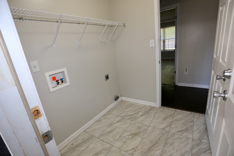 Building Photo - 8245 Frenchorn Ln