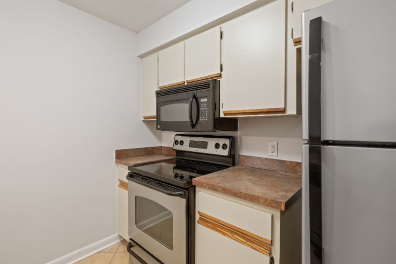 Building Photo - 210 S Habana Ave