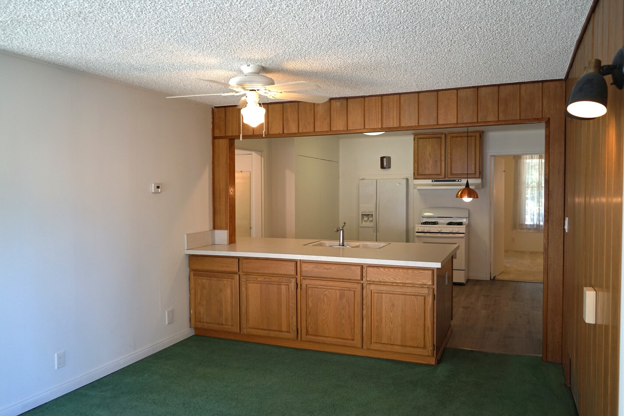 Kitchen Peninsula - 120 E Fern Ave