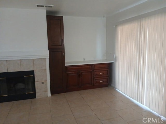 Building Photo - 12067 White Oak Ct