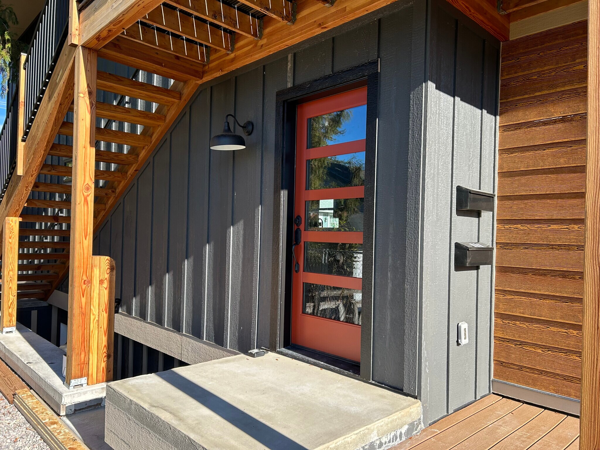 Entry - 236 W Kent Ave