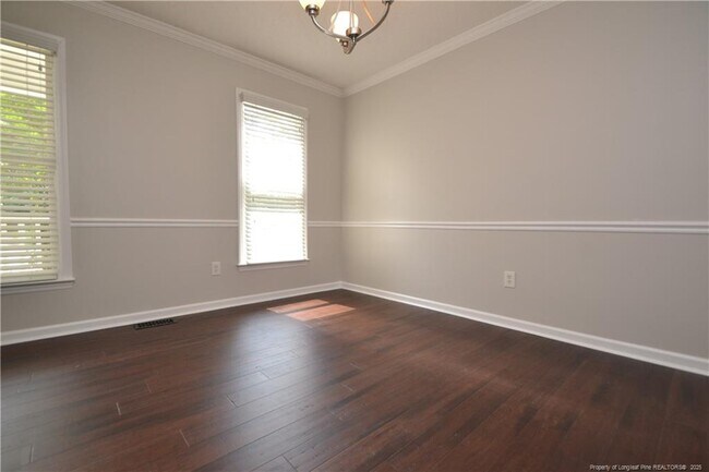 Building Photo - 712 Penncross Dr