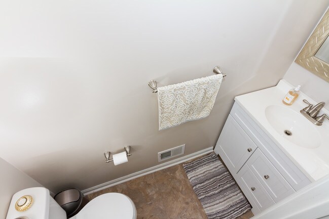 Building Photo - 707 Lions Gate Ln