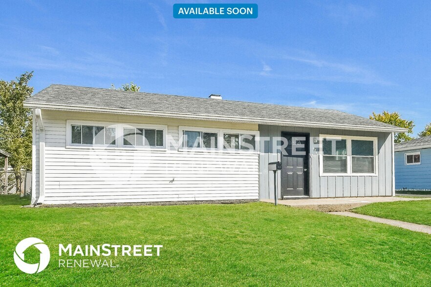 Primary Photo - 4845 N Kenyon Dr